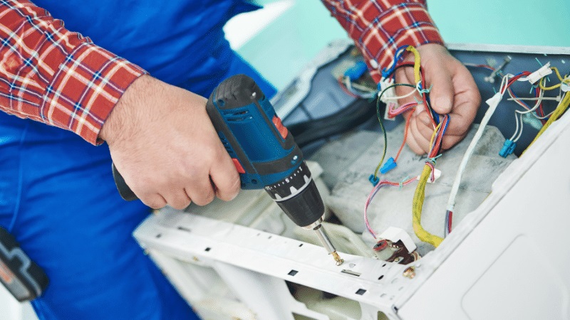 Salihli ECA ECA çamaşır makinesi kart tamiri – Su almama arızası orijinal parça ile giderildi. - Teknik servis örneği